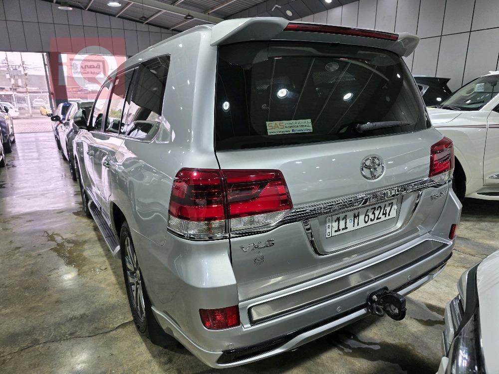 تويوتا لاندكروزر